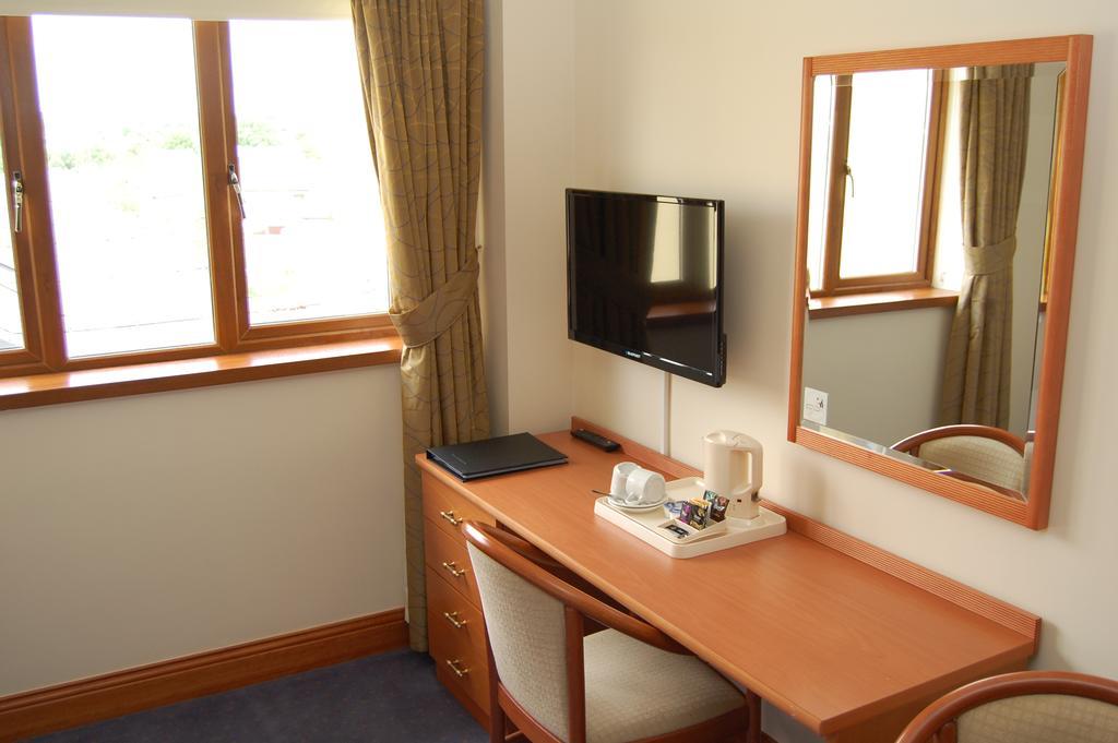 Leitrim Marina Hotel Carrick on Shannon エクステリア 写真