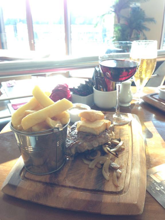 Leitrim Marina Hotel Carrick on Shannon エクステリア 写真