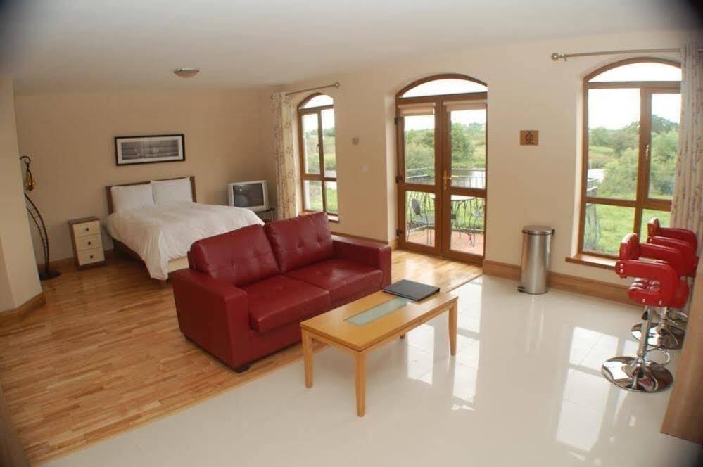 Leitrim Marina Hotel Carrick on Shannon エクステリア 写真